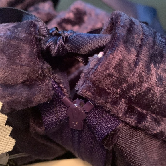 Custom Design Renaissance Midi Navy Crushed Velvet Skirt. 8-10 avg. - Picture 9 of 10